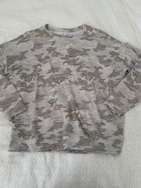 athleta camo crewneck  size small   details: -no flaws  -Athleta Pure Luxe Camo